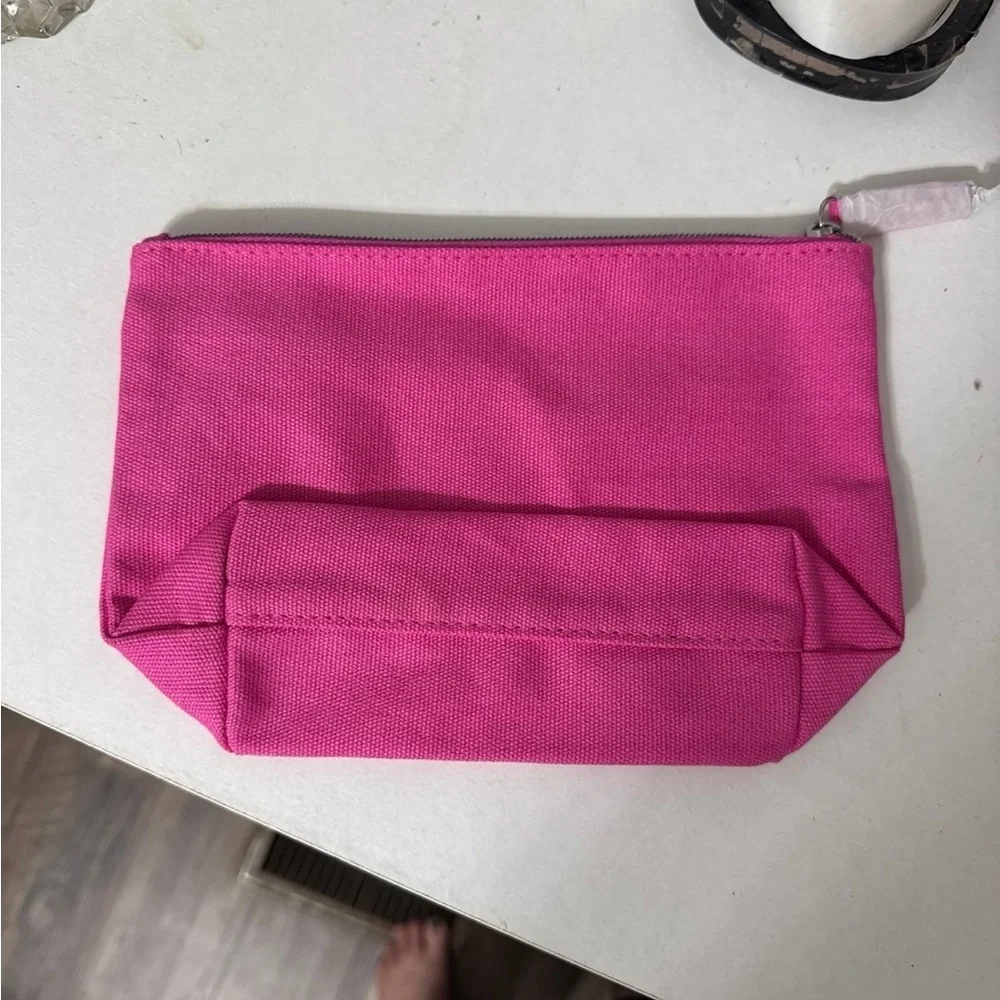 IT Cosmetic Bag Brand New - Picture 2 of 6